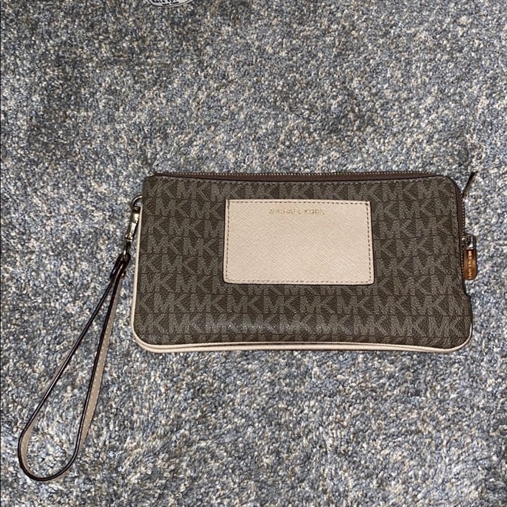 Michael Kors Wristlet